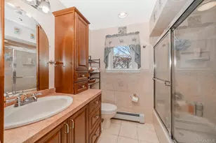 315 Cedar Ct, Copiague, NY 11726 - Photo 13