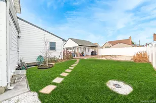 315 Cedar Ct, Copiague, NY 11726 - Photo 25