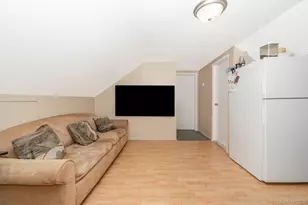 315 Cedar Ct, Copiague, NY 11726 - Photo 23