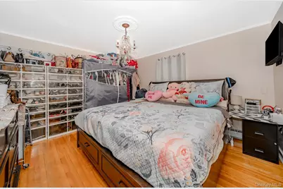 315 Cedar Court, Copiague, NY 11726 - Photo 11