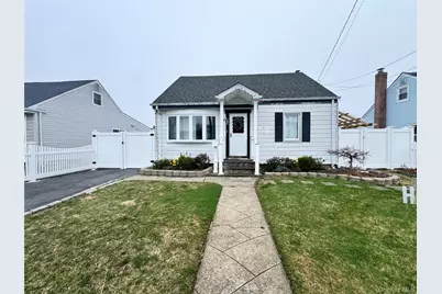 315 Cedar Court, Copiague, NY 11726 - Photo 1