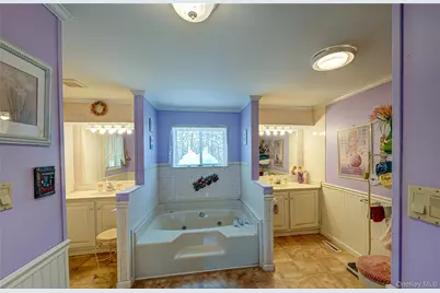 1407 Middle Road #6, Calverton, NY 11933 - Photo 17