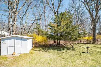 1407 Middle Road #6, Calverton, NY 11933 - Photo 23