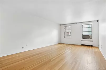 72-81 113th Streets #3V, Forest Hills, NY 11375 - Photo 5