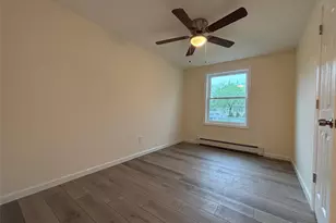 159 Washington Ave, Wheatley Heights, NY 11798 - Photo 17