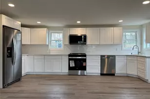 159 Washington Ave, Wheatley Heights, NY 11798 - Photo 9