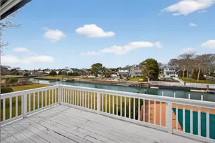 20 Oak Ln, Hampton Bays, NY 11946 - Photo 35