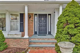 20 Oak Ln, Hampton Bays, NY 11946 - Photo 5