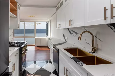 2521 Palisade Avenue #6A, Bronx, NY 10463 - Photo 13