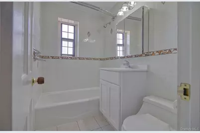 78-35 147th Street #2E, Kew Gardens, NY 11367 - Photo 9