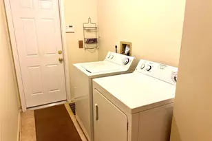 11 Theodore Dr, Coram, NY 11727 - Photo 7