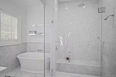 25 Brewster Lane E, East Setauket, NY 11733 - Photo 33