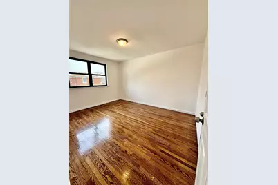 1031 E 215th St, Bronx, Ny, Bronx, NY 10469 - Photo 11