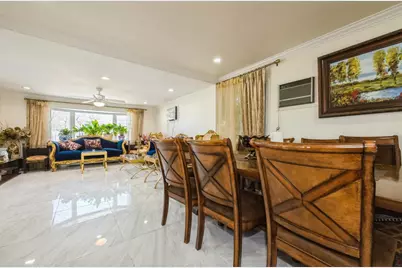 7 Bunker Lane, Hicksville, NY 11801 - Photo 5