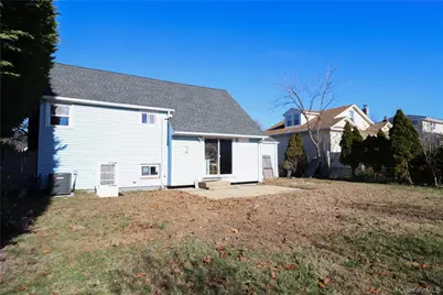 14A Earl Place, Amityville, NY 11701 - Photo 33