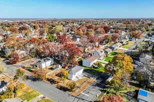 55 Glenmalure St, Amityville, NY 11701 - Photo 3