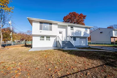 55 Glenmalure Street, Amityville, NY 11701 - Photo 5