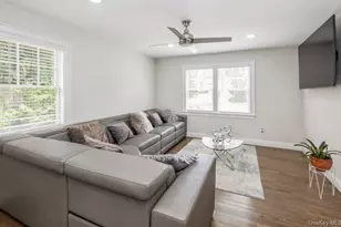 8 Hilltop Dr, Bayville, NY 11709 - Photo 15