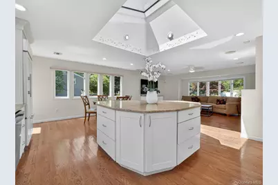 6 Wilton Circle, New City, NY 10956 - Photo 5