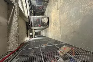 241-20 Northern Blvd, Douglaston, NY 11362 - Photo 31