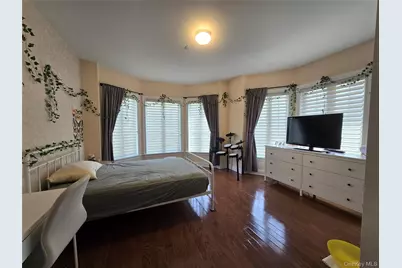 337 Park Crescent, College Point, NY 11356 - Photo 9