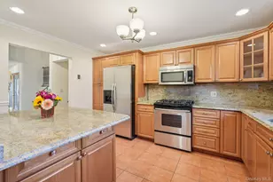 808 Wolfs Ln, Pelham, NY 10803 - Photo 13