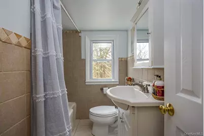 9 Durham Road, White Plains, NY 10607 - Photo 23