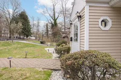 9 Durham Road, White Plains, NY 10607 - Photo 11