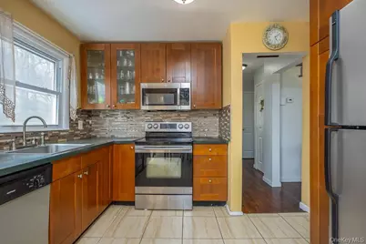 9 Durham Road, White Plains, NY 10607 - Photo 19