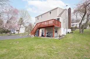 9 Durham Rd, White Plains, NY 10607 - Photo 7