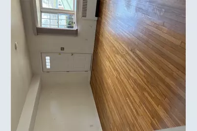 8 Dee Place, Huntington Station, NY 11746 - Photo 5