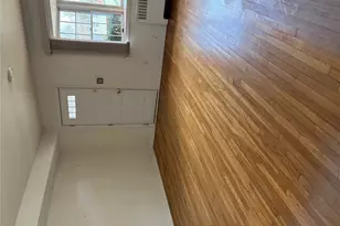 8 Dee Pl, Huntington Station, NY 11746 - Photo 5