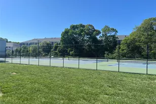 2300 Fox Hill Dr, Calverton, NY 11933 - Photo 27