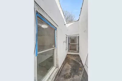 92-06 Liberty Avenue, Ozone Park, NY 11417 - Photo 21
