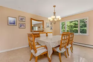 353 Thrift St, Ronkonkoma, NY 11779 - Photo 9