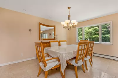353 Thrift Street, Ronkonkoma, NY 11779 - Photo 7