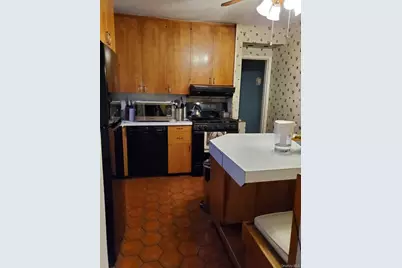 899 Cleveland Street, West Hempstead, NY 11552 - Photo 5