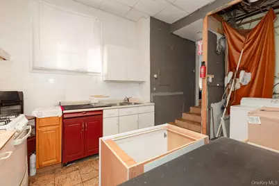 246 Weyman Avenue, New Rochelle, NY 10805 - Photo 31