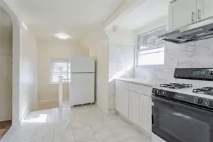 32-12 208th St, Bayside, NY 11361 - Photo 13