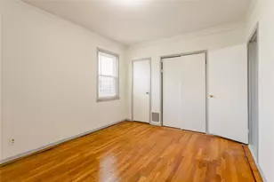 32-12 208th St, Bayside, NY 11361 - Photo 9