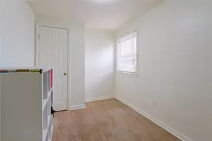 32-12 208th St, Bayside, NY 11361 - Photo 17