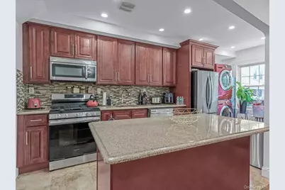 17209 Sayres Avenue, Jamaica, NY 11433 - Photo 7