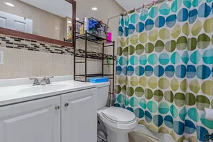 172-09 Sayres Ave, Jamaica, NY 11433 - Photo 13