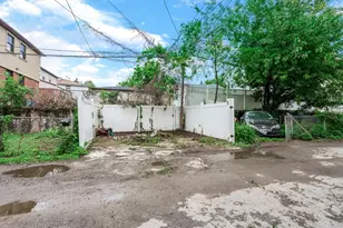 172-09 Sayres Ave, Jamaica, NY 11433 - Photo 21