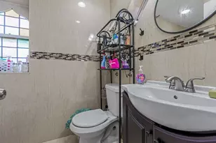 172-09 Sayres Ave, Jamaica, NY 11433 - Photo 17