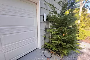 3 Debbie Trail, Hampton Bays, NY 11946 - Photo 15