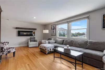 22 Viking Drive, West Islip, NY 11795 - Photo 21