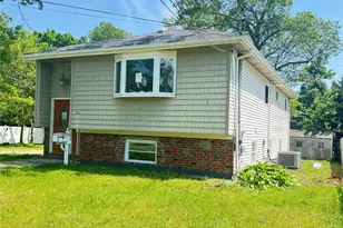 38 Moffitt Blvd, East Islip, NY 11730 - Photo 21