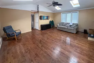 9 Reinhart Ct, Melville, NY 11747 - Photo 17