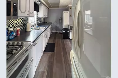 9 Reinhart Court, Melville, NY 11747 - Photo 11